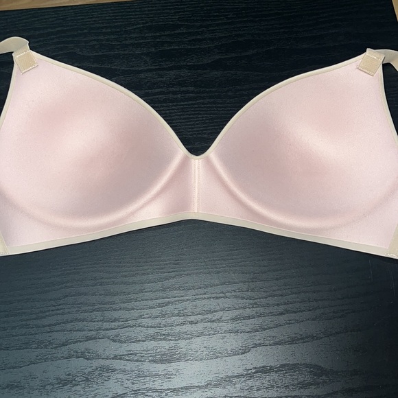 🔥Victoria’s Secret T- Shirt Bra - Picture 2 of 3